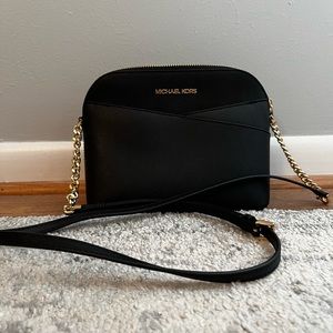 Michael Kors Jet Set Travel Medium Leather Cross Dome Bag Crossbody